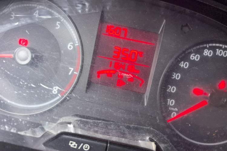Used Volkswagen Santana 2016 1.4L Manual Fashion Edition Odometer Close Up