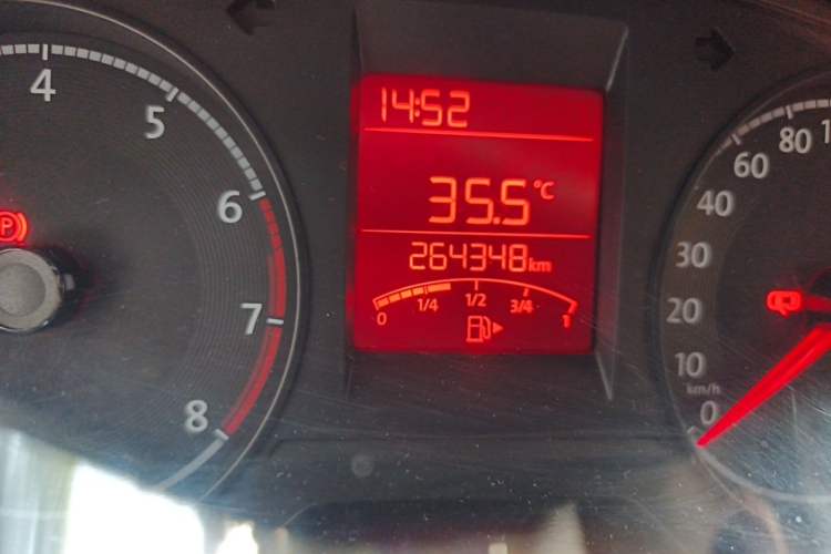 Used Volkswagen Santana 2016 1.6L Manual Fashion Edition Odometer Close Up