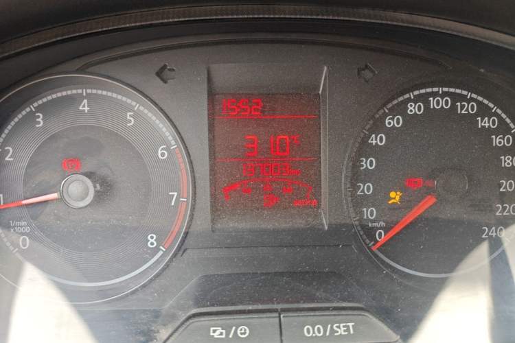 Used Volkswagen Santana 2016 1.6L Manual Fashion Edition Odometer Close Up