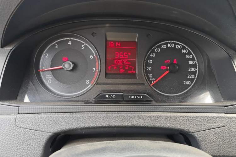 Used Volkswagen Santana 2016 1.6L Manual Fashion Edition Odometer Close Up