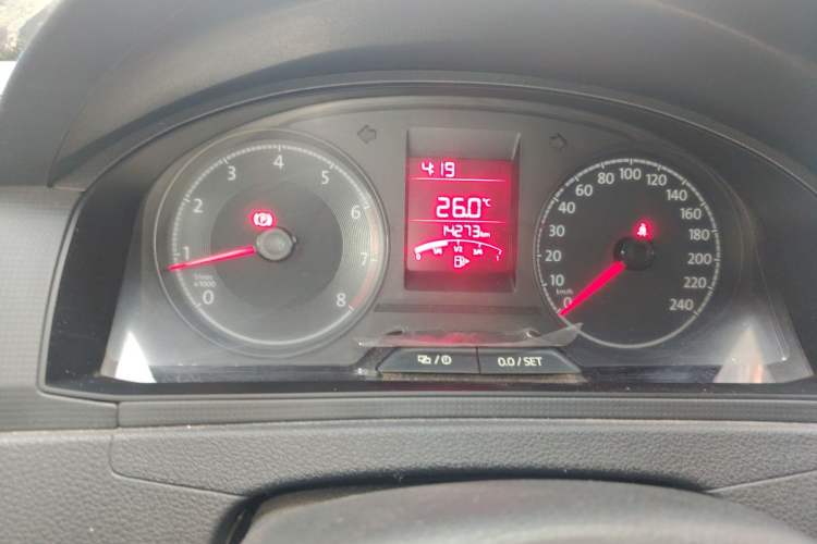 Used Volkswagen Santana 2016 1.6L Manual Fashion Edition Odometer Close Up