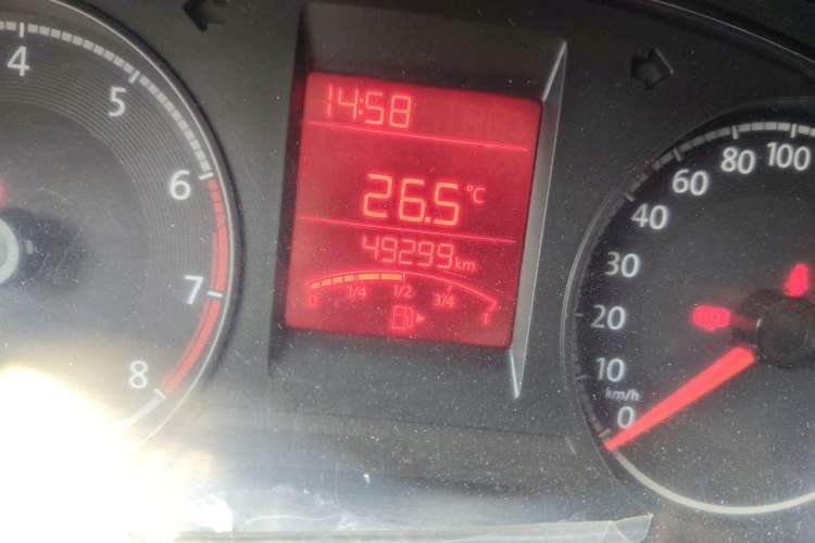 Used Volkswagen Santana 2016 1.4L Manual Fashion Edition Odometer Close Up