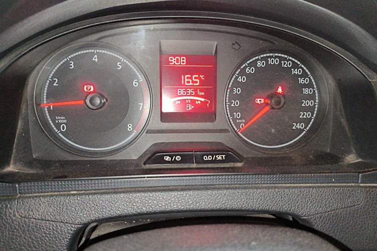 Used Volkswagen Santana 2016 1.4L Manual Fashion Edition Odometer Close Up