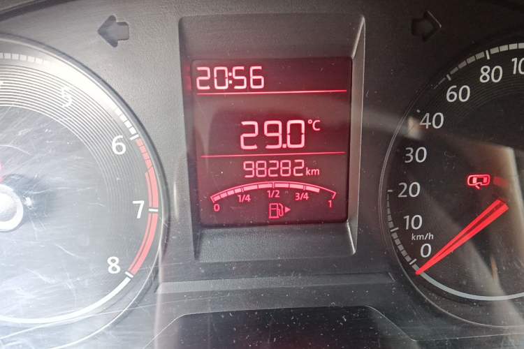 Used Volkswagen Santana 2016 1.4L Manual Fashion Edition Odometer Close Up