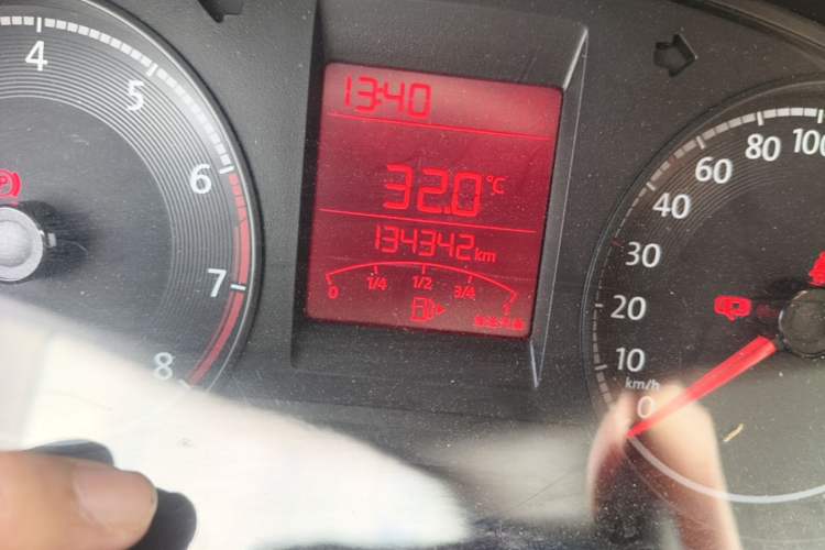 Used Volkswagen Santana 2016 1.4L Manual Fashion Edition Odometer Close Up