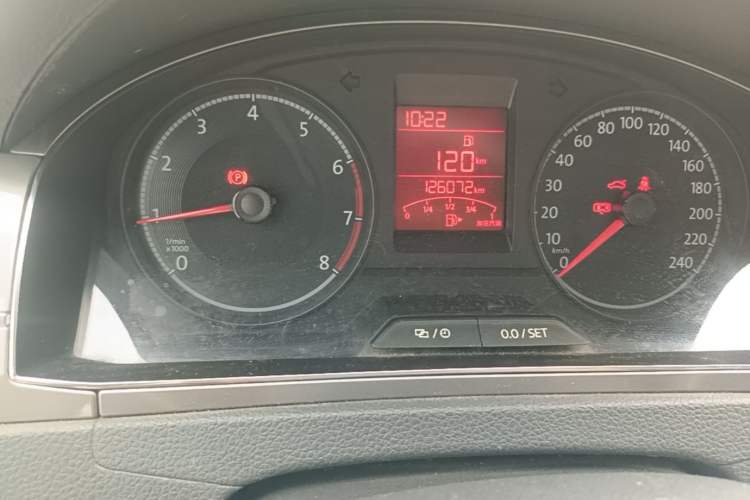Used Volkswagen Santana 2016 1.6L Manual Comfort Edition Odometer Close Up