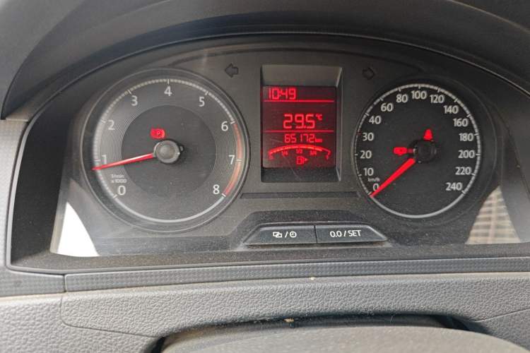 Used Volkswagen Santana 2016 1.4L Manual Fashion Edition Odometer Close Up