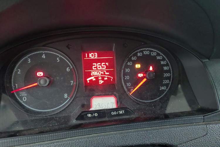 Used Volkswagen Santana 2016 1.6L Manual Fashion Edition Odometer Close Up