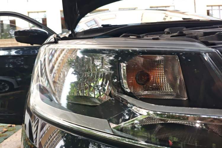 Used Volkswagen Santana 2016 1.4L Manual Fashion Edition Right Front Headlight