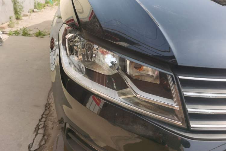 Used Volkswagen Santana 2016 1.6L Manual Fashion Edition Right Front Headlight