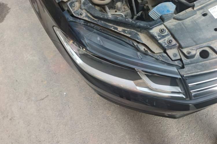 Used Volkswagen Santana 2016 1.4L Manual Fashion Edition Right Front Headlight