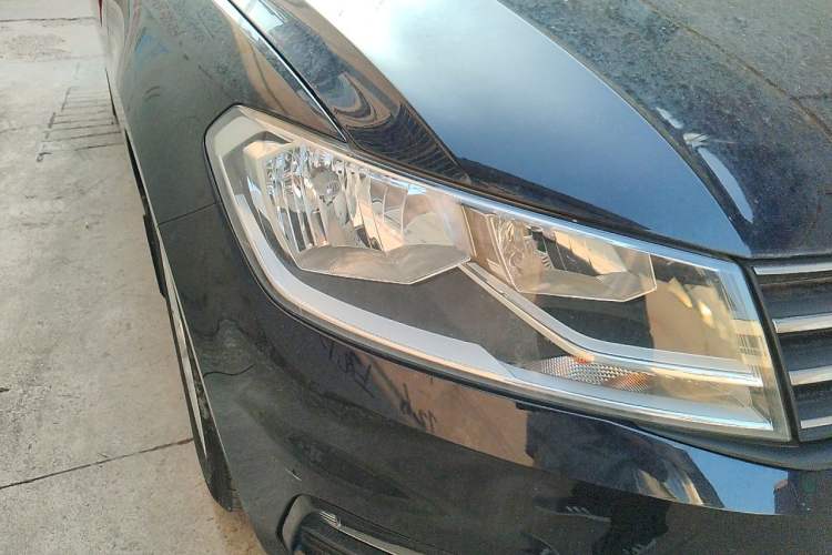Used Volkswagen Santana 2016 1.6L Manual Comfort Edition Right Front Headlight