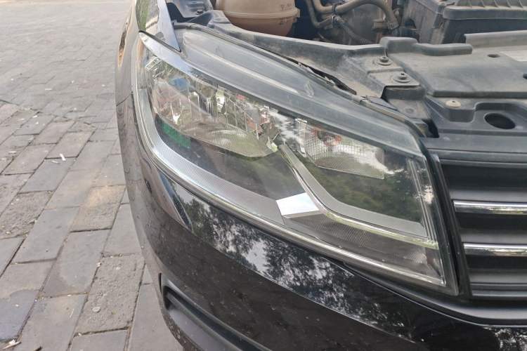 Used Volkswagen Santana 2016 1.6L Manual Fashion Edition Right Front Headlight