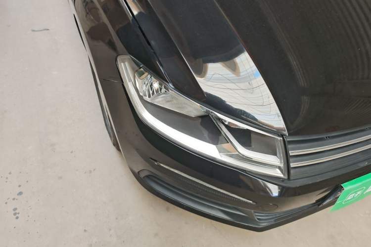 Used Volkswagen Santana 2016 1.4L Manual Fashion Edition Right Front Headlight