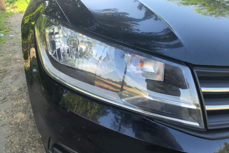 Used Volkswagen Santana 2016 1.6L Manual Fashion Edition Right Front Headlight