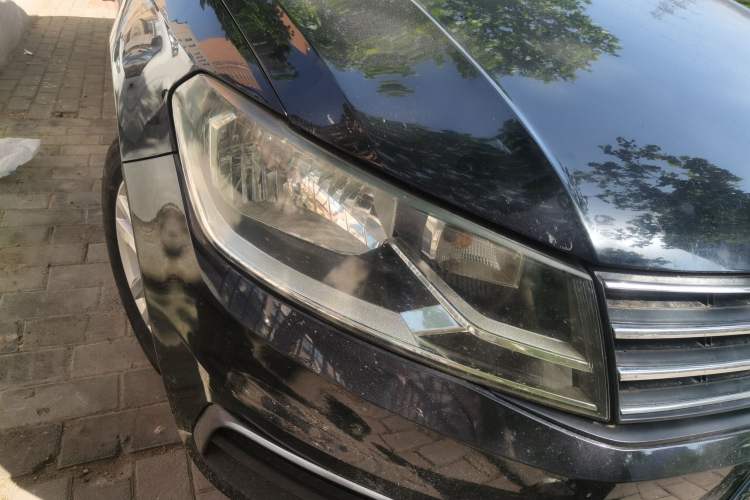 Used Volkswagen Santana 2016 1.4L Manual Fashion Edition Right Front Headlight