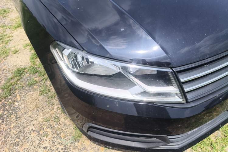 Used Volkswagen Santana 2016 1.4L Manual Fashion Edition Right Front Headlight