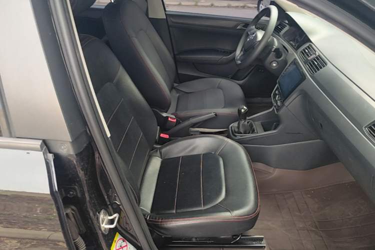 Used Volkswagen Santana 2016 1.4L Manual Fashion Edition Right Front Seat