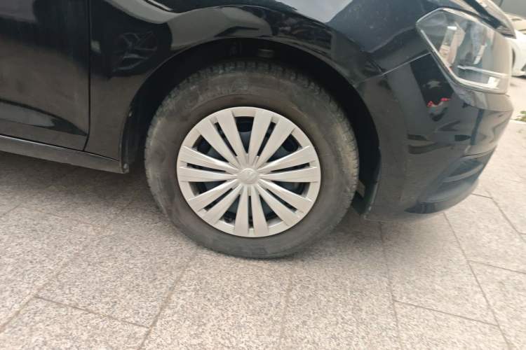 Used Volkswagen Santana 2016 1.6L Manual Fashion Edition Right Front Wheel Hub
