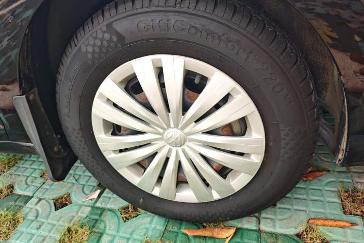 Used Volkswagen Santana 2016 1.4L Manual Fashion Edition Right Front Wheel Hub
