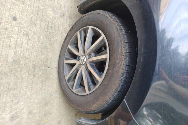 Used Volkswagen Santana 2016 1.6L Manual Fashion Edition Right Front Wheel Hub