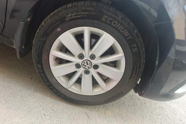 Used Volkswagen Santana 2016 1.4L Manual Fashion Edition Right Front Wheel Hub
