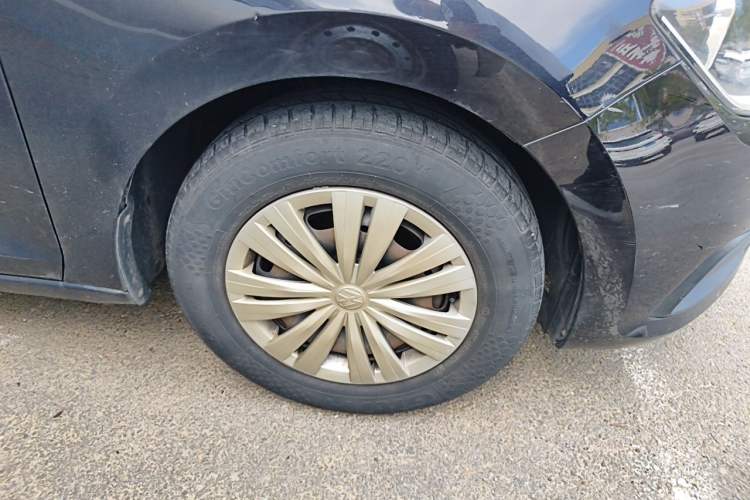 Used Volkswagen Santana 2016 1.6L Manual Fashion Edition Right Front Wheel Hub