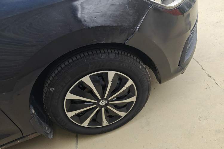Used Volkswagen Santana 2016 1.6L Manual Fashion Edition Right Front Wheel Hub