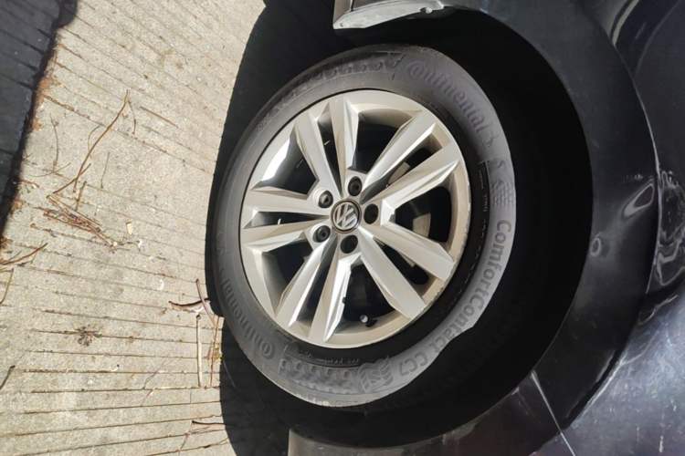Used Volkswagen Santana 2016 1.6L Manual Comfort Edition Right Front Wheel Hub