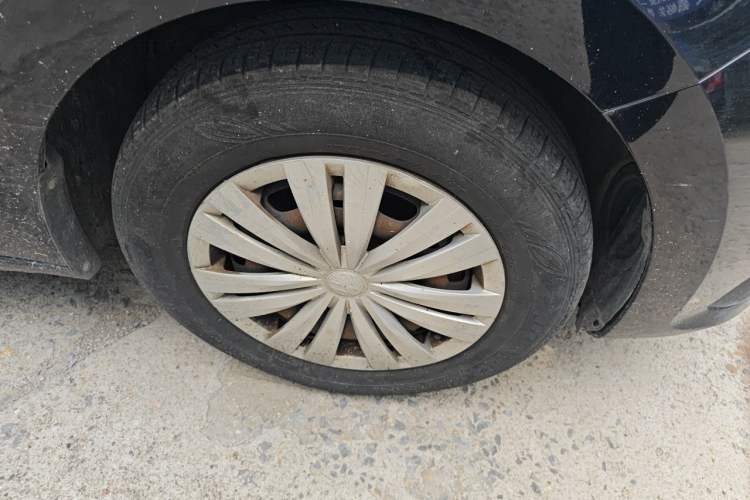Used Volkswagen Santana 2016 1.6L Manual Fashion Edition Right Front Wheel Hub