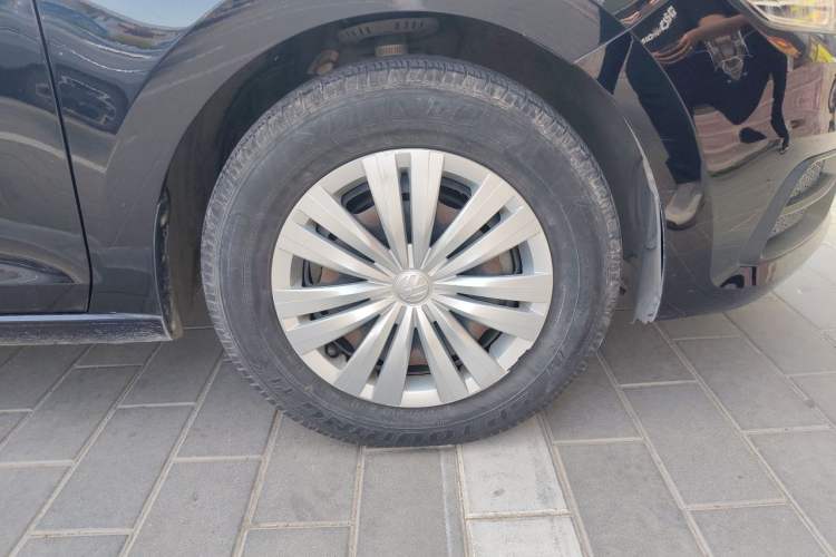 Used Volkswagen Santana 2016 1.4L Manual Fashion Edition Right Front Wheel Hub