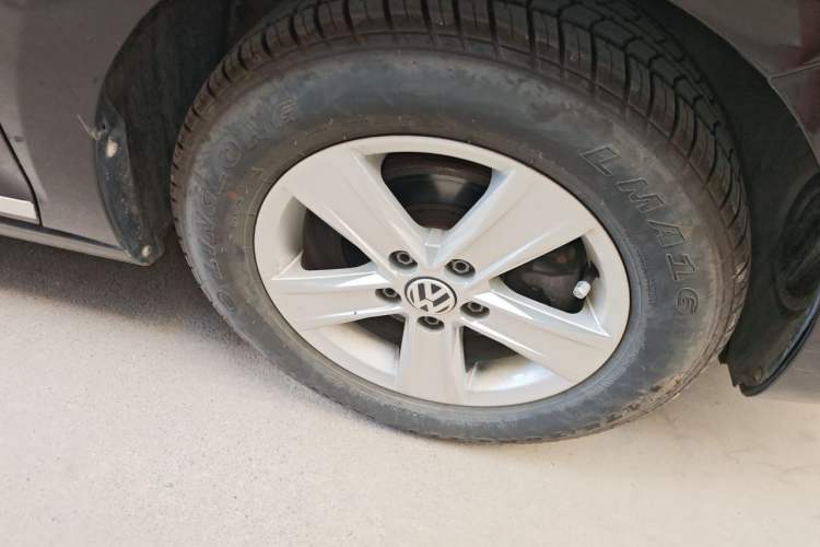 Used Volkswagen Santana 2016 1.4L Manual Fashion Edition Right Front Wheel Hub