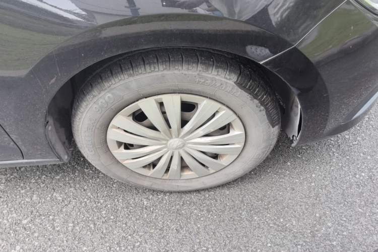 Used Volkswagen Santana 2016 1.6L Manual Fashion Edition Right Front Wheel Hub