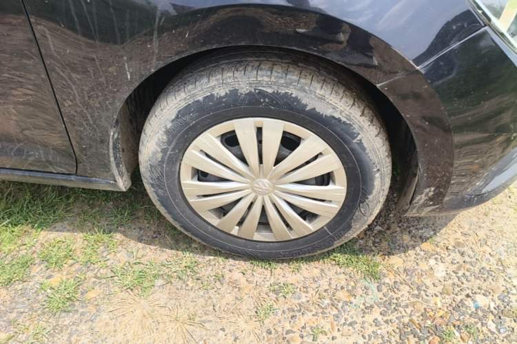 Used Volkswagen Santana 2016 1.4L Manual Fashion Edition Right Front Wheel Hub