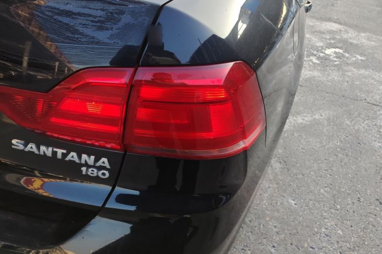 Used Volkswagen Santana 2016 1.6L Manual Fashion Edition Right Rear Taillight