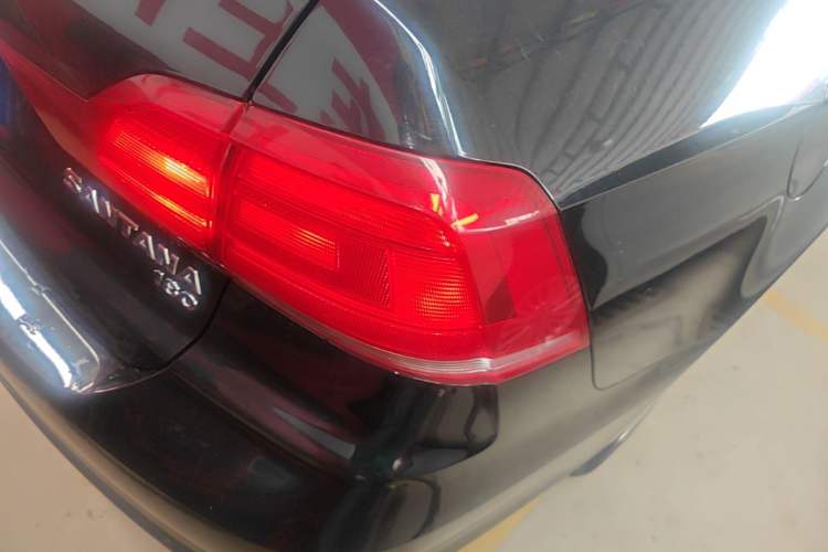 Used Volkswagen Santana 2016 1.6L Automatic Fashion Edition Right Rear Taillight