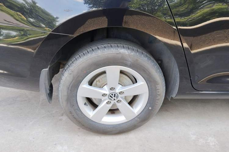 Used Volkswagen Santana 2016 1.4L Manual Fashion Edition Right Rear Wheel Hub