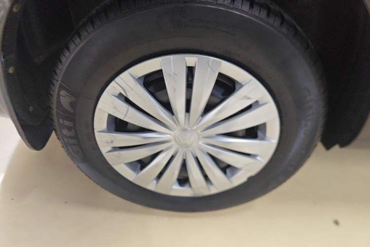 Used Volkswagen Santana 2016 1.6L Manual Fashion Edition Right Rear Wheel Hub