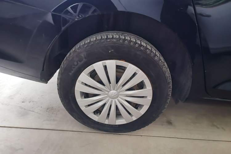 Used Volkswagen Santana 2016 1.4L Manual Fashion Edition Right Rear Wheel Hub