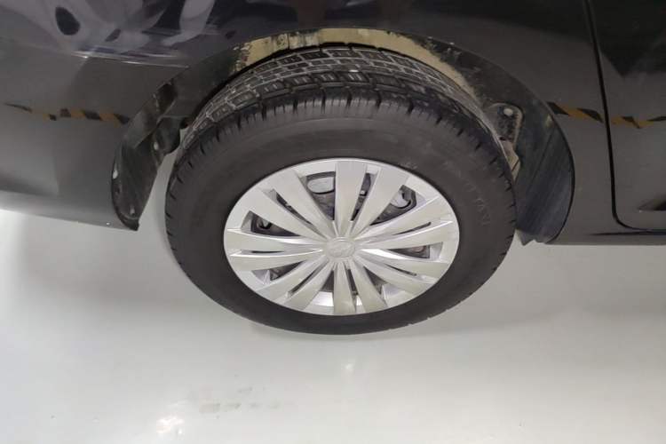 Used Volkswagen Santana 2016 1.4L Manual Fashion Edition Right Rear Wheel Hub