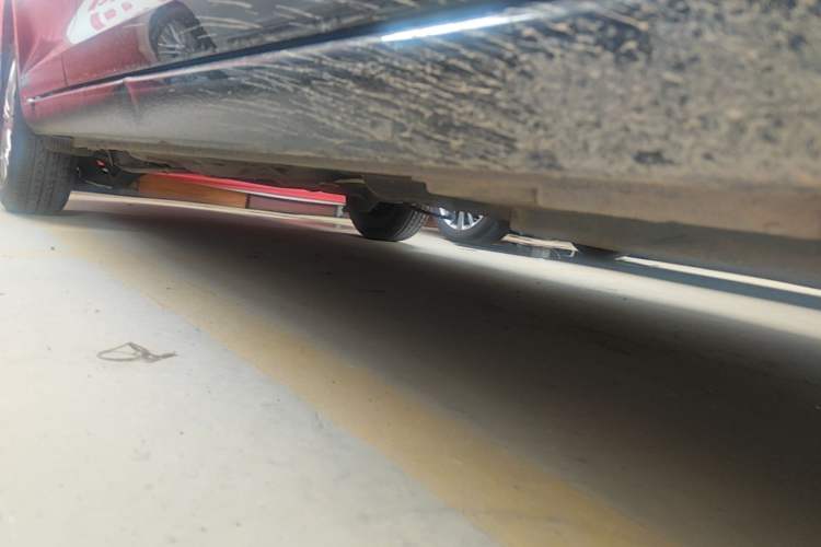 Used Volkswagen Santana 2016 1.6L Automatic Fashion Edition Right Side Sill