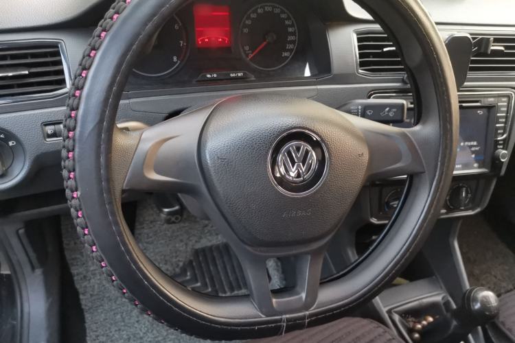 Used Volkswagen Santana 2016 1.4L Manual Fashion Edition Steering Wheel
