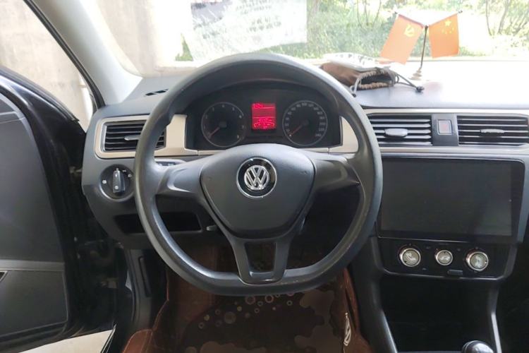 Used Volkswagen Santana 2016 1.4L Manual Fashion Edition Steering Wheel