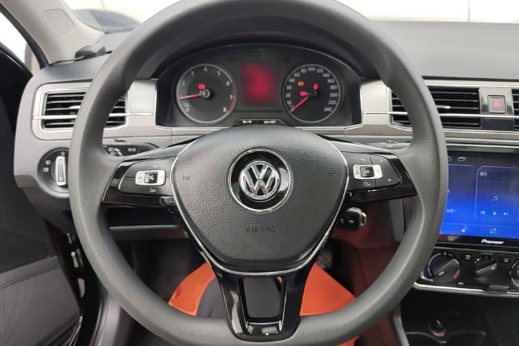 Used Volkswagen Santana 2016 1.6L Manual Comfort Edition Steering Wheel