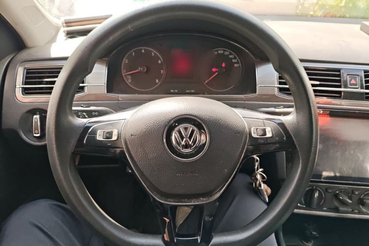 Used Volkswagen Santana 2016 1.6L Manual Comfort Edition Steering Wheel