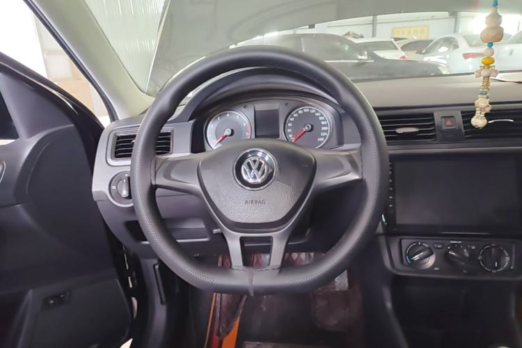 Used Volkswagen Santana 2016 1.4L Manual Fashion Edition Steering Wheel