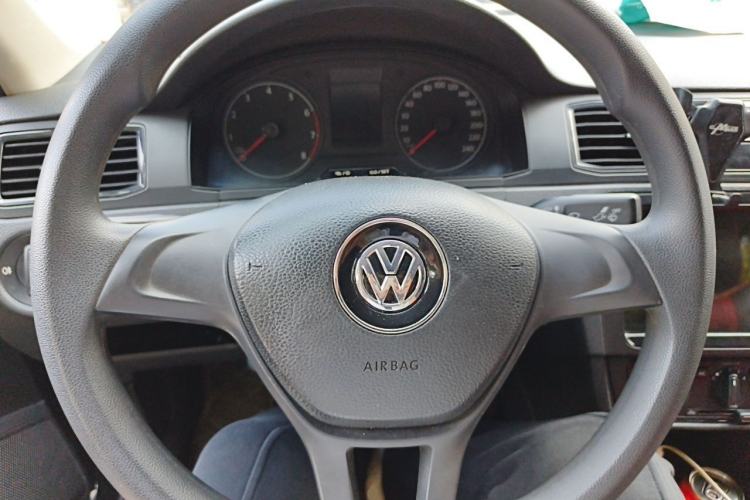 Used Volkswagen Santana 2016 1.6L Manual Fashion Edition Steering Wheel