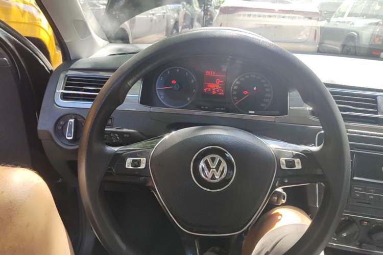 Used Volkswagen Santana 2016 1.6L Manual Comfort Edition Steering Wheel