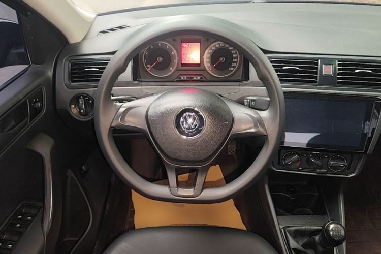 Used Volkswagen Santana 2016 1.4L Manual Fashion Edition Steering Wheel