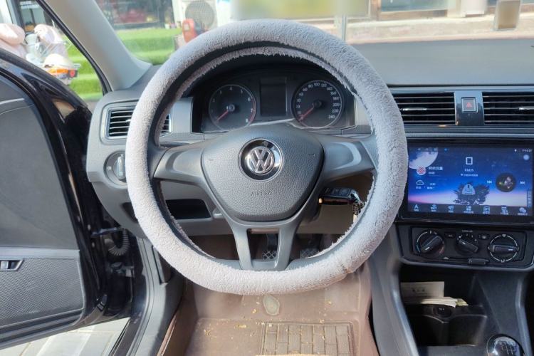 Used Volkswagen Santana 2016 1.4L Manual Fashion Edition Steering Wheel